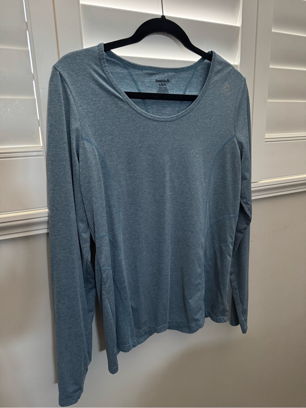 Ladies REEBOK Blue Long Sleeve Athletic Top Large